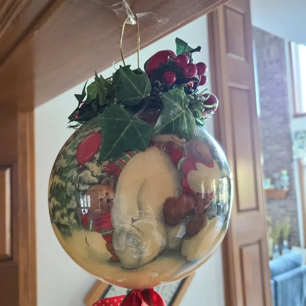Oversize Mistletoe Christmas Holiday Doorway Or Window Bears Hanging Ornament